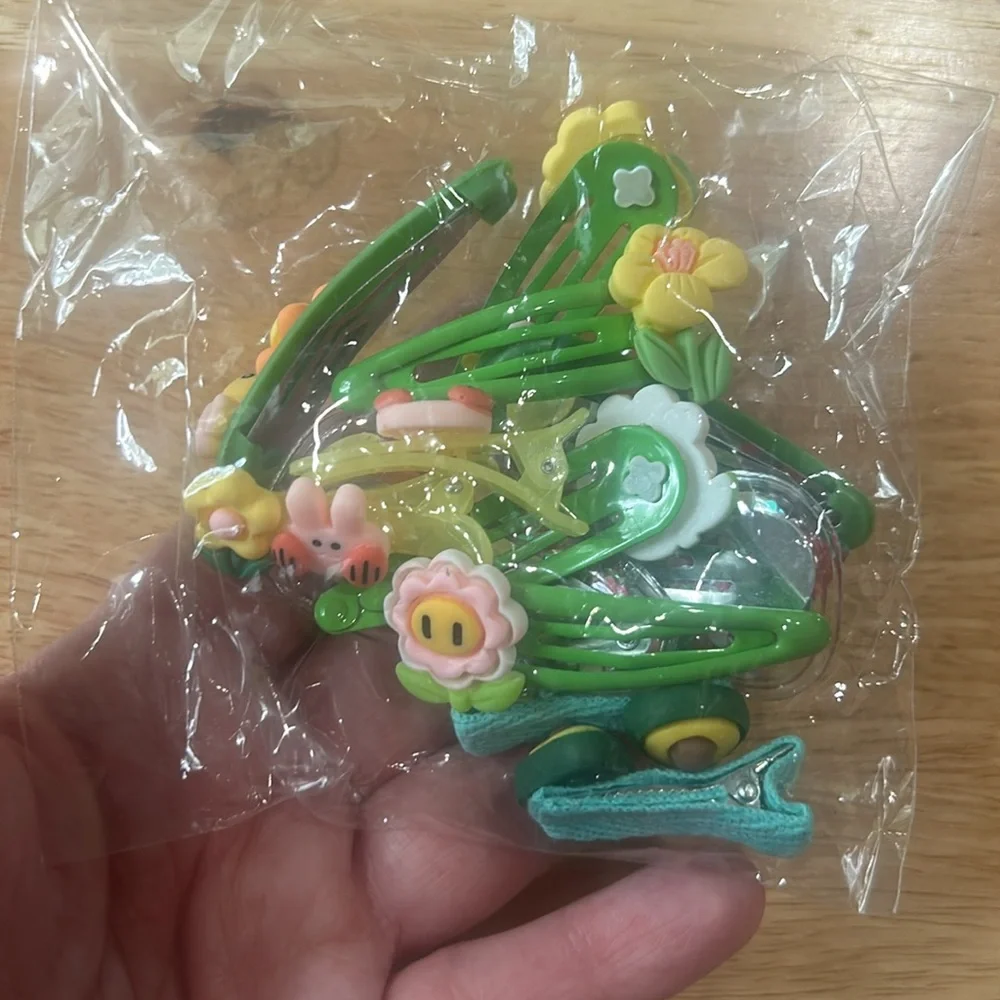 Colorful hair clips